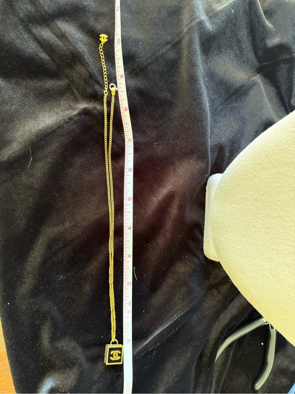ChaneI Gold and Black Chunky Pendant on 17” Gold Necklace - Picture 10 of 14